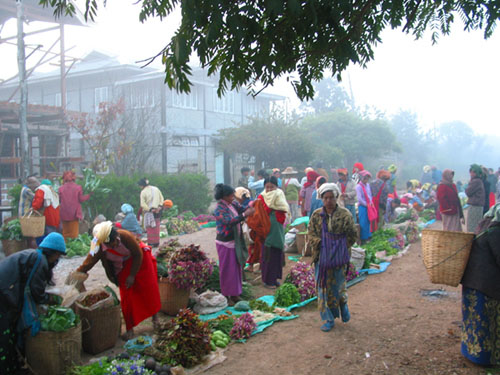 EarlyMorningMarket.JPG
